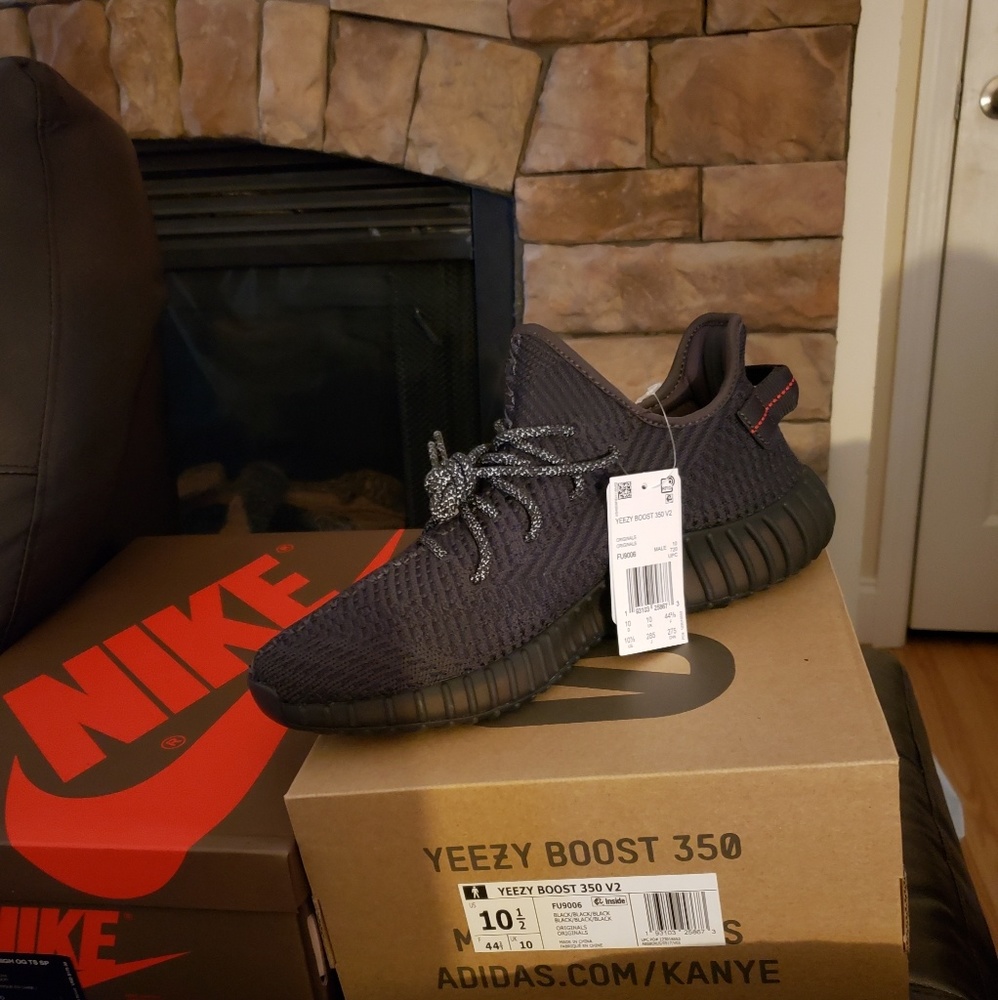 Yeezy non ref black